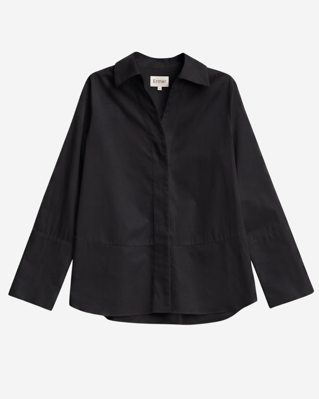 London shirt in black organic cotton, flat lay with open collar and concealed placket