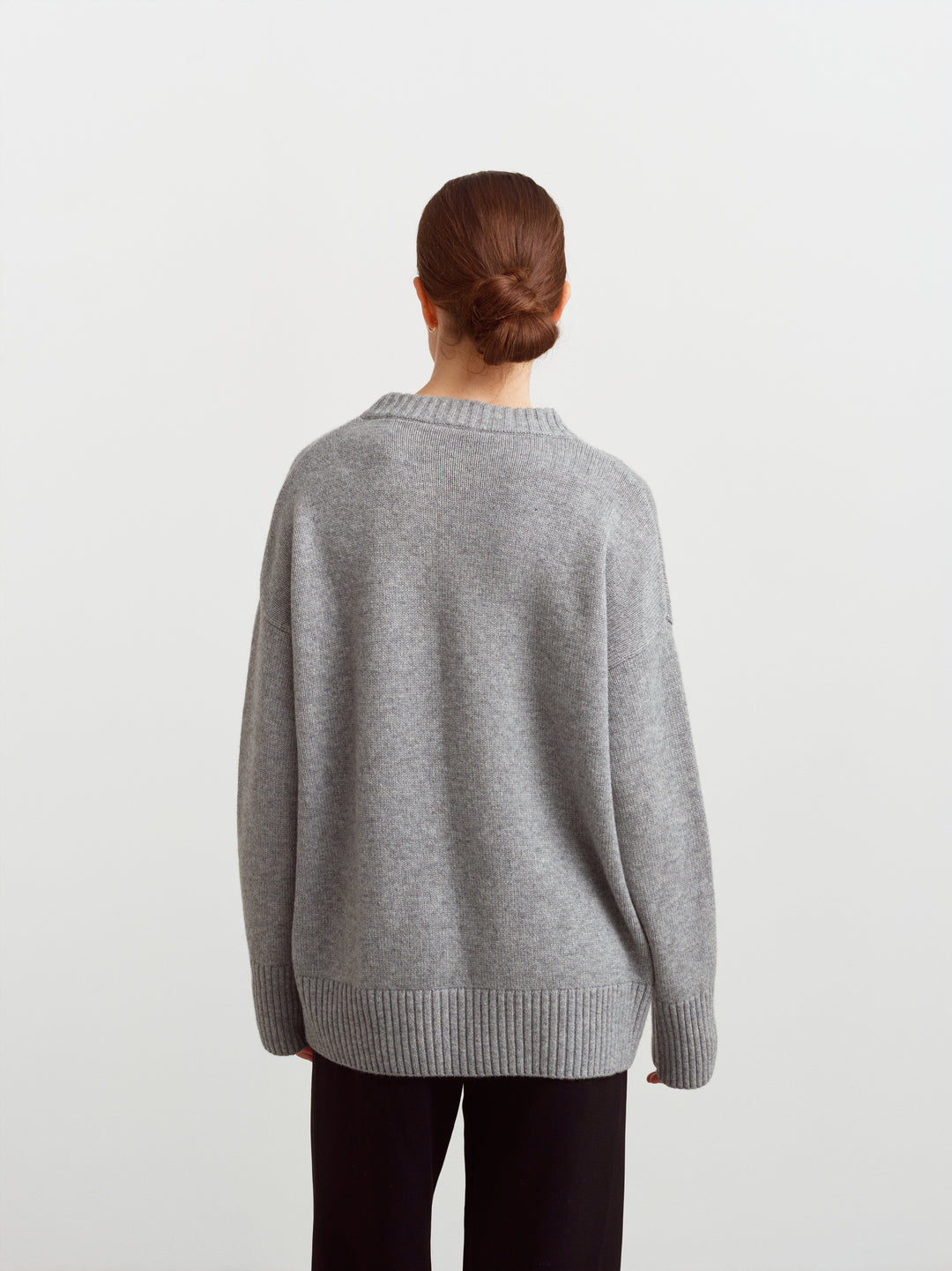 Varese wool cashmere sweater in mineral grey, back view with dropped shoulders and oversized fit